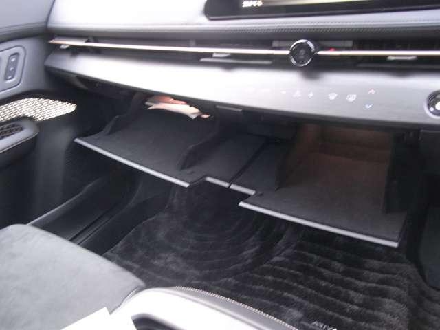 アリア B9 e-4ORCE 4WD ・試乗車UP ・メーカーOP(44枚目)