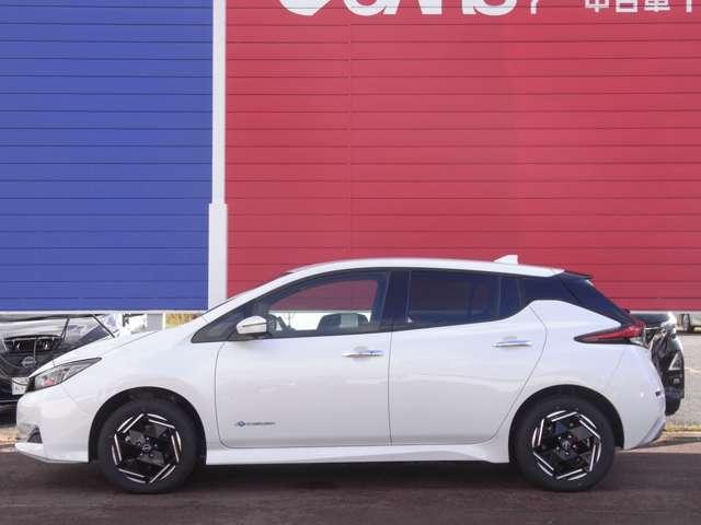 ６０ｋＷｈの大容量バッテリーとパワフルなモーターを搭載。電気自動車ならではの、アクセルを踏んだ瞬間からのダイレクトかつクイックな加速レスポンスを是非ご体感ください！