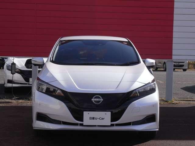さらに、ｅ-Ｐｅｄａｌ（イーペダル）、プロパイロット、アラウンドビューＭを使ってインテリジェントなＥＶライフをお楽しみいただけます（＊’ω’＊）ボディカラーは人気のピュアホワイトパール（特別闘争色）で