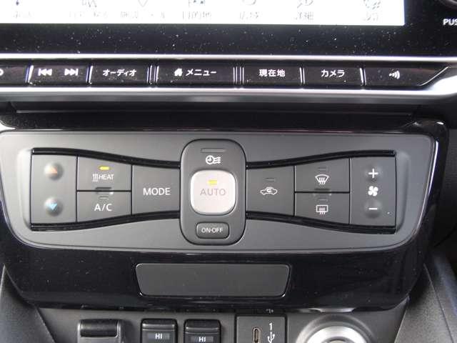 プラズマクラスター技術搭載フルオートエアコンです。２段階の温度調節機能付きのシートヒーターも搭載。寒い日も快適に快適に運転できます。ＵＳＢ電源ソケットタイプＡとＣが前席に、後席にはタイプＡ２個付いてま