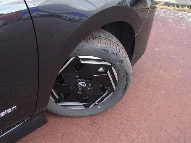 リーフ ｅ＋　Ｘ　・試乗車ＵＰ　・メーカーＯＰ（5枚目）