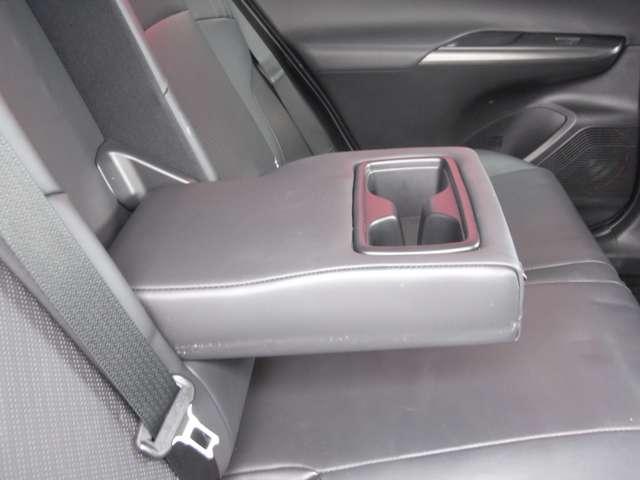 �����Z���^�[�A�[�����X�g�i�J�b�v�z���_�[�Q�t�j�ł��B