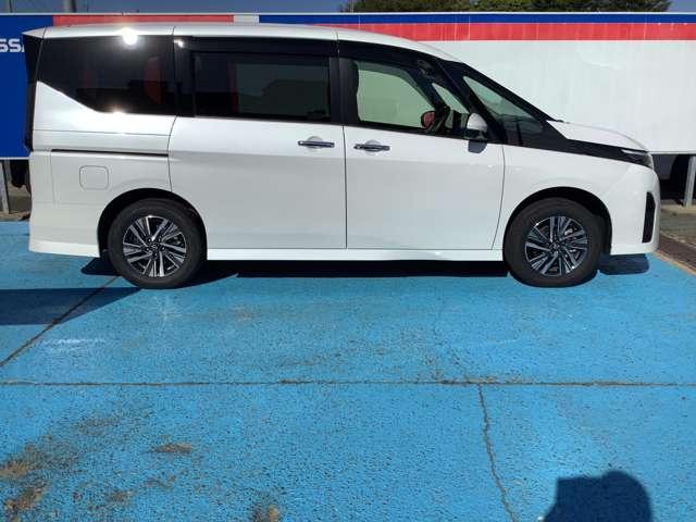 セレナ ２．０　ハイウェイスターＶ　４ＷＤ（18枚目）