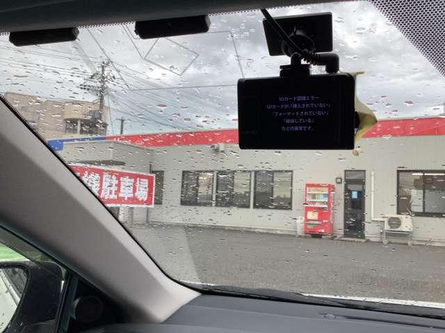 オーリス １．８　ハイブリッド（10枚目）