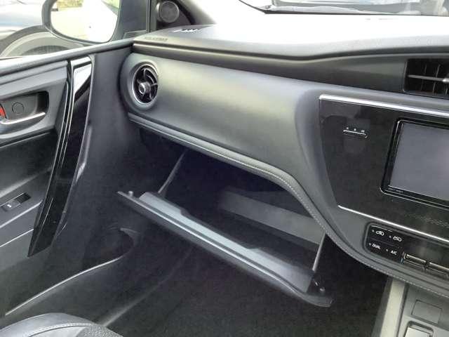 オーリス １．８　ハイブリッド（12枚目）