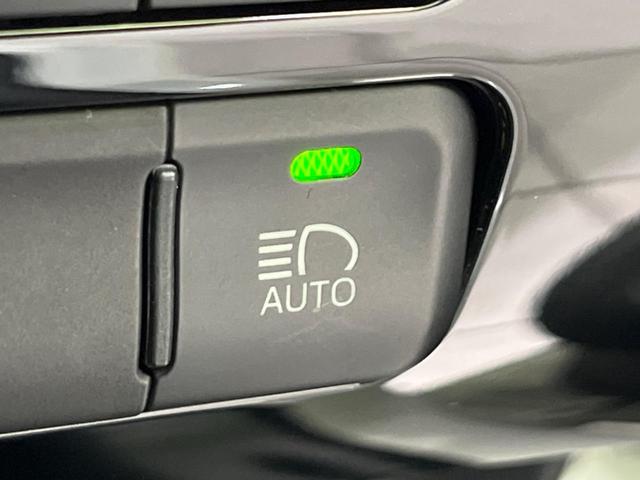 プリウス Ｓセーフティプラス　衝突軽減装置　純正ナビ　バックカメラ　レーダークルーズ　ＥＴＣ　Ｂｌｕｅｔｏｏｔｈ　フルセグ　禁煙車　スマートキー　ＬＥＤヘッド＆フォグ　レーンキープ　クリアランスソナー　オートハイビーム（46枚目）