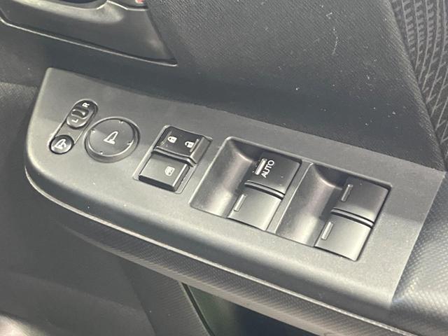 ステップワゴンスパーダ Ｚ　両側電動ドア　純正９型ナビ　全周囲カメラ　禁煙車　スマートキー　ＨＩＤヘッド　ＥＴＣ　オートライト　オートエアコン　純正１７インチＡＷ　リアエアコン　Ｂｌｕｅｔｏｏｔｈ再生　ＣＤ／ＤＶＤ再生（45枚目）