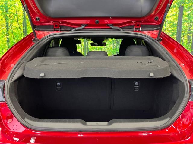 ＭＡＺＤＡ３ファストバック ２０Ｓプロアクティブ　ツーリングセレクション　純正８型ナビ　全周囲カメラ　衝突軽減装置　レーダークルーズ　禁煙車　シートヒーター　パワーシート　前後ドラレコ　コーナーセンサー　レーンキープ　スマートキー　ＬＥＤヘッド　オートハイビーム（10枚目）