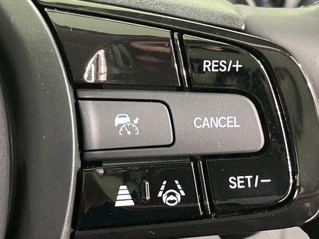 ヴェゼル Ｇ　４ＷＤ　登録済未使用車　衝突軽減装置　レーダークルーズ　シートヒーター　コーナーセンサー　レーンキープ　スマートキー　ＬＥＤヘッド　オートハイビーム　車線逸脱警報　誤発進抑制機能　先行車発進告知（4枚目）