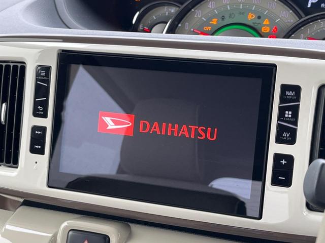 ムーヴキャンバス Ｇメイクアップ　ＳＡＩＩＩ　４ＷＤ　両側電動ドア　純正８型ナビ　バックカメラ　衝突軽減装置　禁煙車　２トーンカラー　クリアランスソナー　スマートキー　ＬＥＤヘッド＆フォグ　ＥＴＣ　オートハイビーム　誤発進抑制機能　先行車発進告知（4枚目）