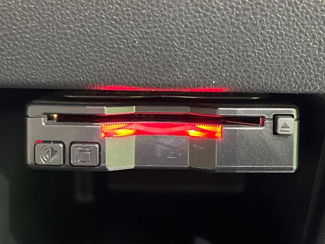 ムーヴキャンバス Ｇメイクアップ　ＳＡＩＩＩ　４ＷＤ　両側電動ドア　純正８型ナビ　バックカメラ　衝突軽減装置　禁煙車　２トーンカラー　クリアランスソナー　スマートキー　ＬＥＤヘッド＆フォグ　ＥＴＣ　オートハイビーム　誤発進抑制機能　先行車発進告知（30枚目）