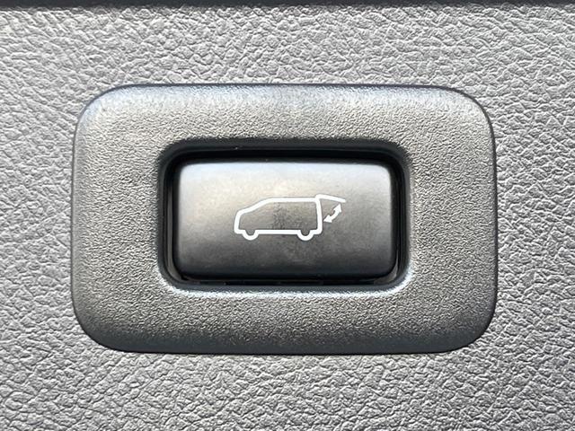 アルファード ２．５Ｓ　タイプゴールド　サンルーフ　両側電動ドア　後席モニター　純正９型ナビ　バックカメラ　衝突軽減装置　レーダークルーズ　禁煙車　パワーバックドア　ハーフレザーシート　ドラレコ　コーナーセンサー　レーンキープ　ＥＴＣ２．０（40枚目）