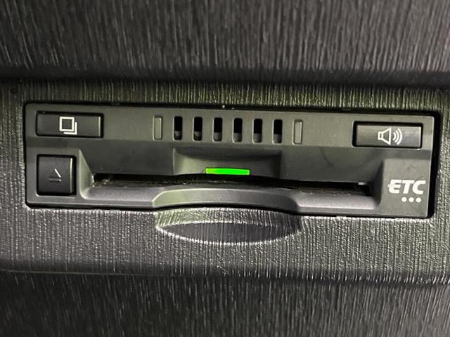 プリウスアルファ Ｓツーリングセレクション・Ｇ’ｓ　純正９型ナビ　バックカメラ　禁煙車　ハーフレザーシート　ドラレコ　スマートキー　ＬＥＤヘッド＆フォグ　ＥＴＣ　オートエアコン　純正１８インチＡＷ　Ｂｌｕｅｔｏｏｔｈ　ＣＤ　ＤＶＤ再生　革巻きハンドル（6枚目）