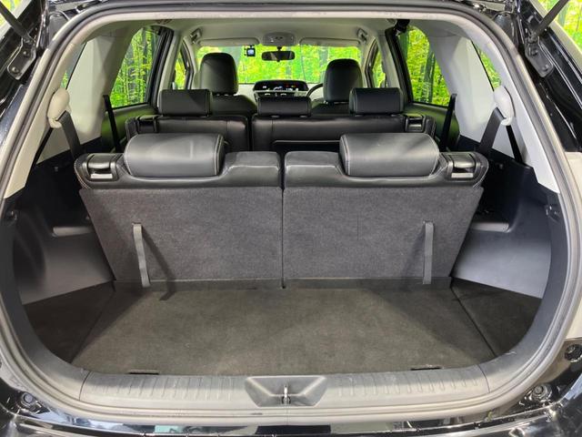 プリウスアルファ Ｓツーリングセレクション・Ｇ’ｓ　純正９型ナビ　バックカメラ　禁煙車　ハーフレザーシート　ドラレコ　スマートキー　ＬＥＤヘッド＆フォグ　ＥＴＣ　オートエアコン　純正１８インチＡＷ　Ｂｌｕｅｔｏｏｔｈ　ＣＤ　ＤＶＤ再生　革巻きハンドル（11枚目）