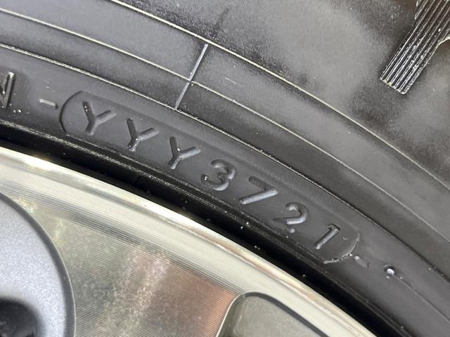 プリウス ＳセーフティプラスＩＩ　純正９型ナビ　全周囲カメラ　衝突軽減装置　レーダークルーズ　１００Ｖ電源　禁煙車　ドラレコ　コーナーセンサー　レーンキープ　スマートキー　ＬＥＤヘッド　ＥＴＣ２．０　オートハイビーム　オートエアコン（25枚目）