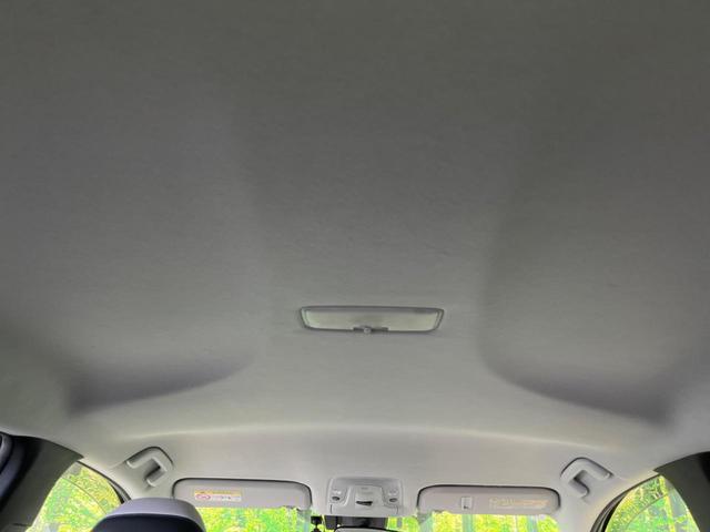 プリウス Ｓツーリングセレクション　純正９型ナビ　バックカメラ　衝突軽減装置　レーダークルーズ　禁煙車　シートヒーター　合皮シート　ドラレコ　スマートキー　ＬＥＤヘッド＆フォグ　ＥＴＣ　オートハイビーム　車線逸脱警報　オートライト（67枚目）