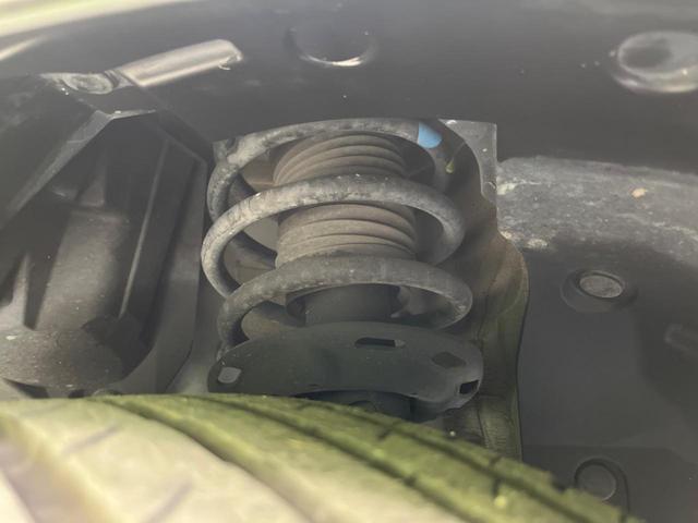 シャトル ハイブリッドＺ　純正ナビ　バックカメラ　衝突軽減装置　禁煙車　ハーフレザーシート　ドラレコ　コーナーセンサー　シートヒーター　スマートキー　ＬＥＤヘッド　ＥＴＣ　クルコン　フルセグ　オートライト　デュアルエアコン（20枚目）