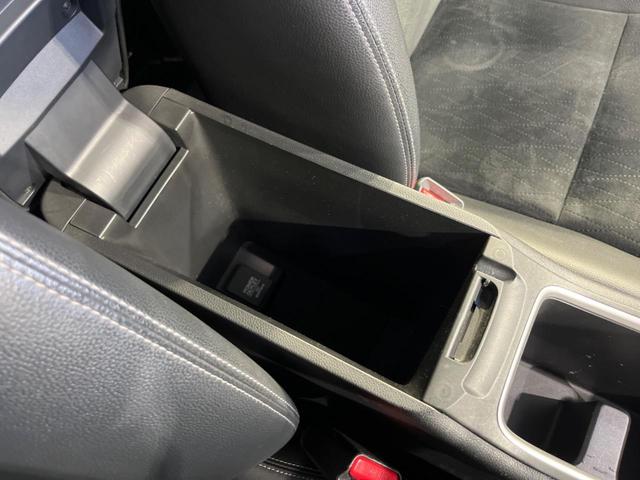 シャトル ハイブリッドＺ　純正ナビ　バックカメラ　衝突軽減装置　禁煙車　ハーフレザーシート　ドラレコ　コーナーセンサー　シートヒーター　スマートキー　ＬＥＤヘッド　ＥＴＣ　クルコン　フルセグ　オートライト　デュアルエアコン（36枚目）