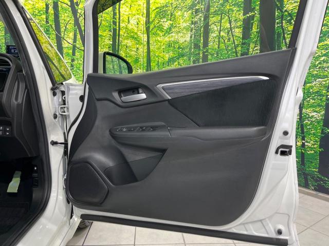 シャトル ハイブリッドＺ　純正ナビ　バックカメラ　衝突軽減装置　禁煙車　ハーフレザーシート　ドラレコ　コーナーセンサー　シートヒーター　スマートキー　ＬＥＤヘッド　ＥＴＣ　クルコン　フルセグ　オートライト　デュアルエアコン（69枚目）