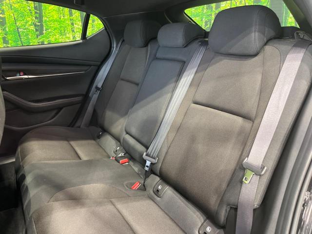 ＭＡＺＤＡ３ファストバック ＸＤプロアクティブ　ツーリングセレクション　衝突軽減装置　８型マツダコネクトナビ　全周囲カメラ　レーダークルーズ　ＥＴＣ　Ｂｌｕｅｔｏｏｔｈ　シートヒーター　ＬＥＤヘッド　レーンキープ　ブラインドスポットモニター　ステアリングヒーター　禁煙車（26枚目）