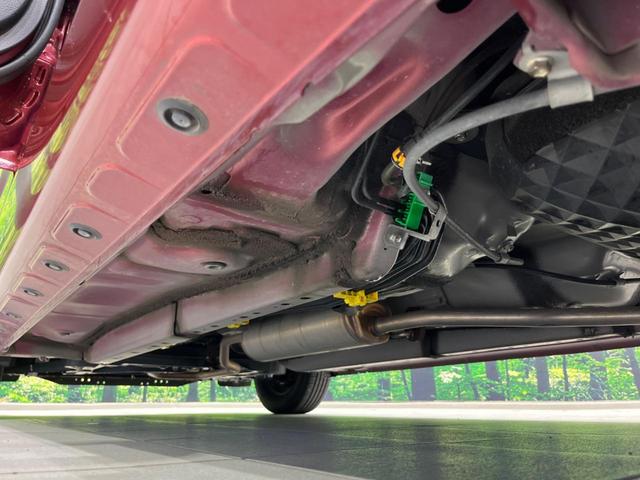 ミライース L SAIII 衝突軽減装置 禁煙車 クリアランスソナー オートハイビーム 車線逸脱警報 誤発進抑制機能 先行車発進告知 オートライト CD再生 AUX アイドリングストップ 横滑り防止装置 ドアバイザー(23枚目)