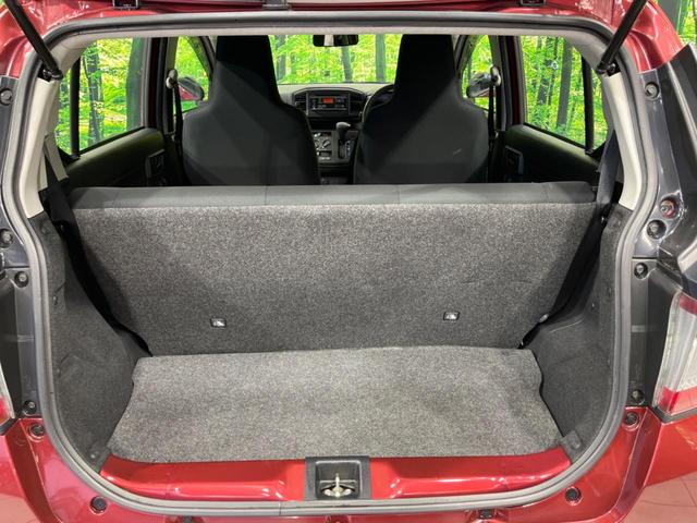 ミライース L SAIII 衝突軽減装置 禁煙車 クリアランスソナー オートハイビーム 車線逸脱警報 誤発進抑制機能 先行車発進告知 オートライト CD再生 AUX アイドリングストップ 横滑り防止装置 ドアバイザー(52枚目)