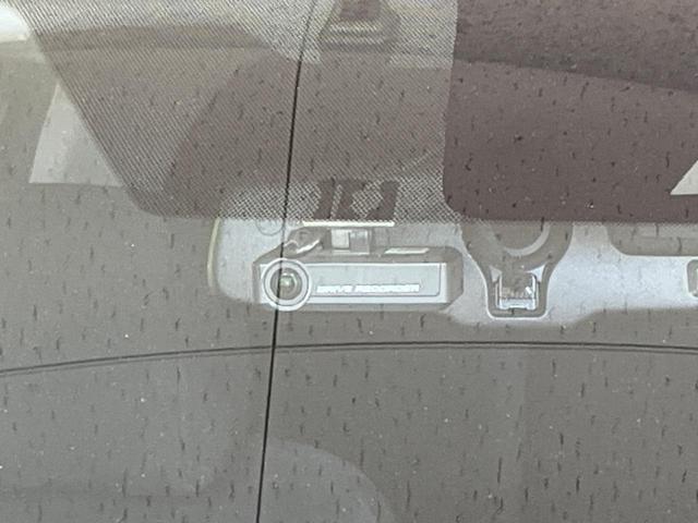 ジューク 15RX Vセレクション 純正ナビ 全周囲カメラ 衝突軽減装置 禁煙車 ドラレコ スマートキー HIDヘッド ETC 車線逸脱警報 オートライト オートエアコン Bluetooth CD DVD再生 フルセグ 純正AW(6枚目)