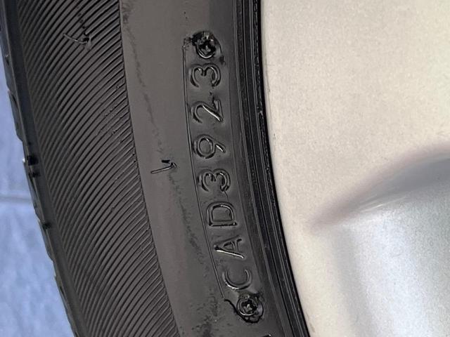 ジューク 15RX Vセレクション 純正ナビ 全周囲カメラ 衝突軽減装置 禁煙車 ドラレコ スマートキー HIDヘッド ETC 車線逸脱警報 オートライト オートエアコン Bluetooth CD DVD再生 フルセグ 純正AW(26枚目)