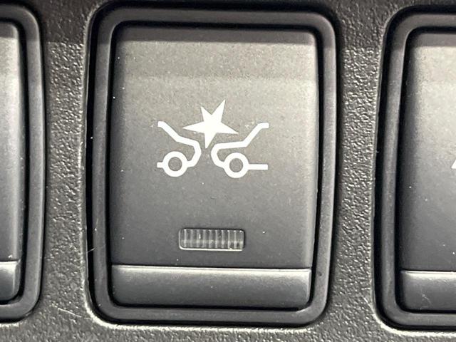 ジューク 15RX Vセレクション 純正ナビ 全周囲カメラ 衝突軽減装置 禁煙車 ドラレコ スマートキー HIDヘッド ETC 車線逸脱警報 オートライト オートエアコン Bluetooth CD DVD再生 フルセグ 純正AW(57枚目)