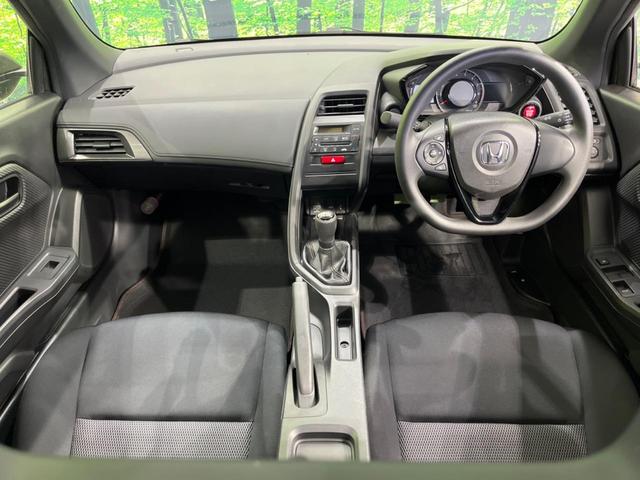 S660 β 6MT ターボ 禁煙車 スマートキー LEDヘッド オートライト オートエアコン 純正AW AUX音楽再生 ステアリングスイッチ パワーウインドウ 横滑り防止機構 盗難防止装置(2枚目)