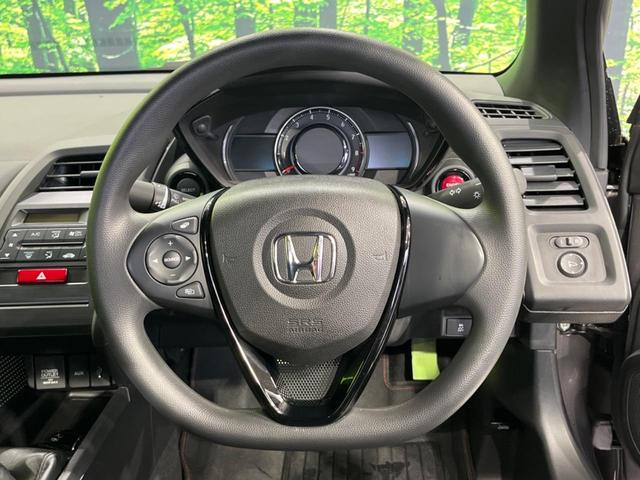 S660 β 6MT ターボ 禁煙車 スマートキー LEDヘッド オートライト オートエアコン 純正AW AUX音楽再生 ステアリングスイッチ パワーウインドウ 横滑り防止機構 盗難防止装置(11枚目)