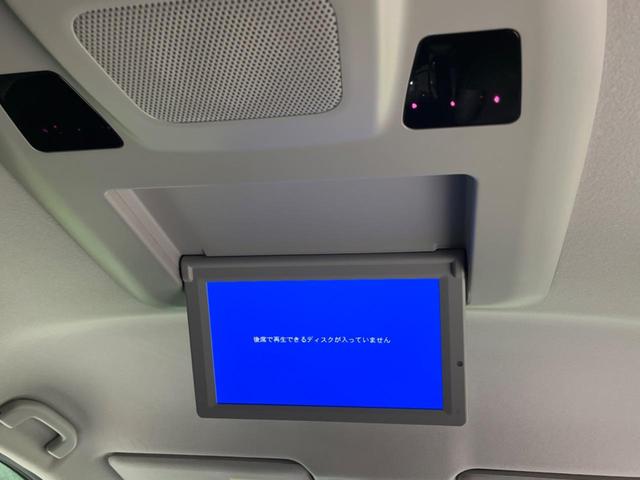 エルグランド 250ハイウェイスターS アーバンクロム 両側電動ドア 後席モニター 純正ナビ 全周囲カメラ 衝突軽減装置 レーダークルーズ 禁煙車 パワーバックドア ハーフレザーシート ドラレコ コーナーセンサー レーンキープ デジタルインナーミラー(4枚目)