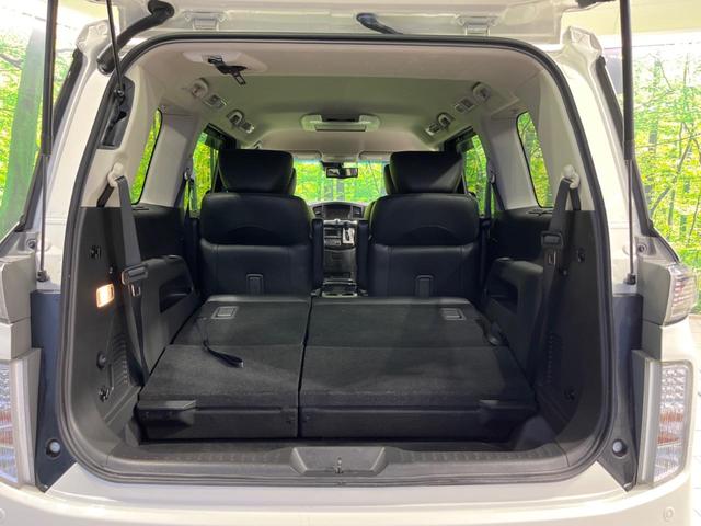 エルグランド 250ハイウェイスターS アーバンクロム 両側電動ドア 後席モニター 純正ナビ 全周囲カメラ 衝突軽減装置 レーダークルーズ 禁煙車 パワーバックドア ハーフレザーシート ドラレコ コーナーセンサー レーンキープ デジタルインナーミラー(11枚目)