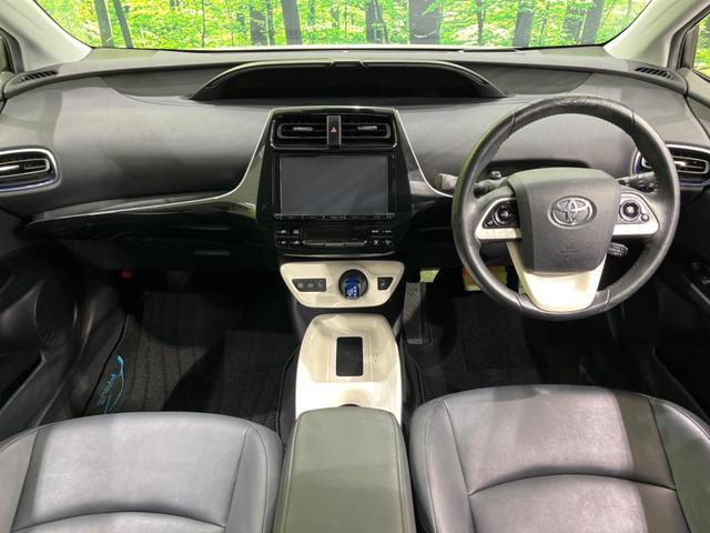 プリウス Aツーリングセレクション 4WD TRDエアロ 純正9型ナビ バックカメラ 寒冷地仕様 衝突軽減装置 レーダークルーズ 禁煙車 黒合皮シート シートヒーター コーナーセンサー レーンキープ ブラインドスポットモニター 純正AW(2枚目)