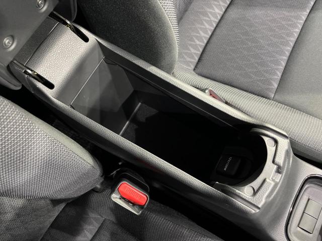 アクア Ｇ　純正１０型ディスプレイオーディオ　衝突軽減装置　バックカメラ　ＡＣ１００Ｖ電源　レーダークルーズ　禁煙車　コーナーセンサー　レーンキープ　スマートキー　ＬＥＤヘッド　ＥＴＣ　オートハイビーム（46枚目）