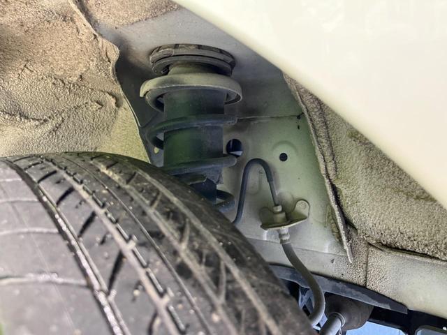 お車を安心してお乗りいただく為には、足回りの定期点検が欠かせません。サービスサポート(有償保証)では無料点検もご提供しており、安心のカーライフをお過ごしいただけるサポート体制が整っています。