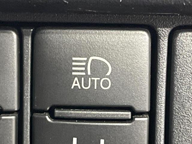 ノア Si ダブルバイビー 両側電動ドア 純正10型ナビ 12型後席モニター バックカメラ 衝突軽減装置 禁煙車 ハーフレザーシート 前後ドラレコ コーナーセンサー スマートキー LEDヘッド ETC クルコン オートハイビーム(51枚目)