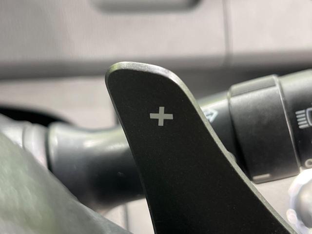 ノア Si 電動スライドドア 純正ナビ バックカメラ 後席モニター 禁煙車 スマートキー HIDヘッド ETC オートエアコン 純正16インチAW CD/DVD再生 フルセグ ステアリングスイッチ パドルシフト(7枚目)