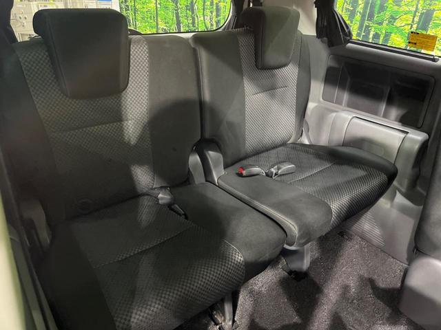 ノア Si 電動スライドドア 純正ナビ バックカメラ 後席モニター 禁煙車 スマートキー HIDヘッド ETC オートエアコン 純正16インチAW CD/DVD再生 フルセグ ステアリングスイッチ パドルシフト(10枚目)