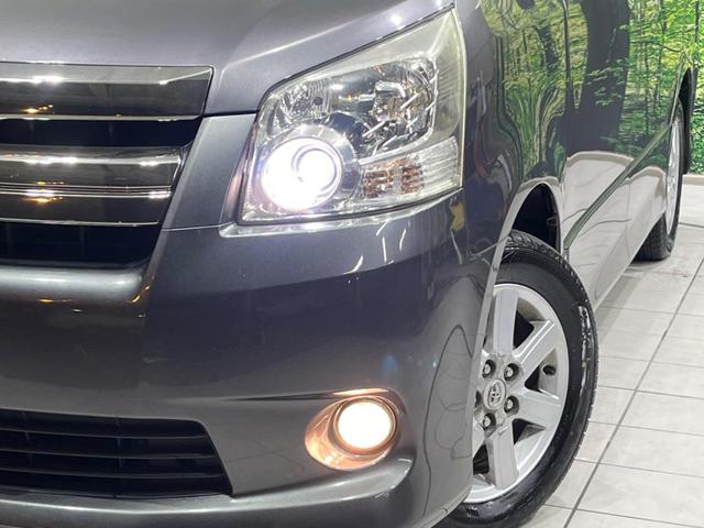 ノア Si 電動スライドドア 純正ナビ バックカメラ 後席モニター 禁煙車 スマートキー HIDヘッド ETC オートエアコン 純正16インチAW CD/DVD再生 フルセグ ステアリングスイッチ パドルシフト(13枚目)