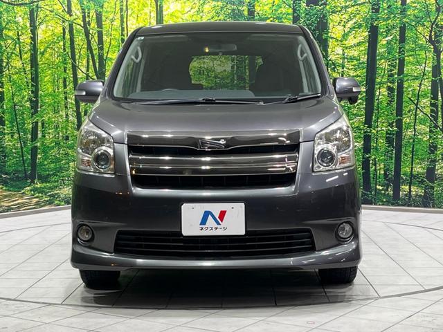 ノア Si 電動スライドドア 純正ナビ バックカメラ 後席モニター 禁煙車 スマートキー HIDヘッド ETC オートエアコン 純正16インチAW CD/DVD再生 フルセグ ステアリングスイッチ パドルシフト(15枚目)