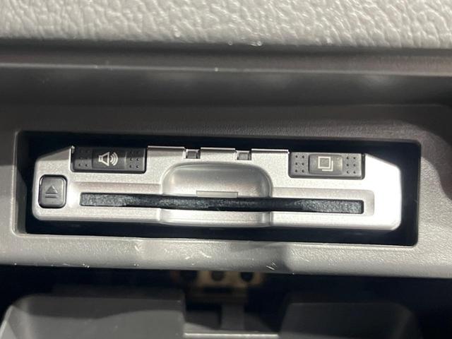 ノア Si 電動スライドドア 純正ナビ バックカメラ 後席モニター 禁煙車 スマートキー HIDヘッド ETC オートエアコン 純正16インチAW CD/DVD再生 フルセグ ステアリングスイッチ パドルシフト(31枚目)
