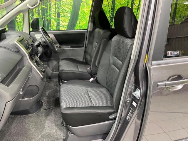 ノア Si 電動スライドドア 純正ナビ バックカメラ 後席モニター 禁煙車 スマートキー HIDヘッド ETC オートエアコン 純正16インチAW CD/DVD再生 フルセグ ステアリングスイッチ パドルシフト(39枚目)