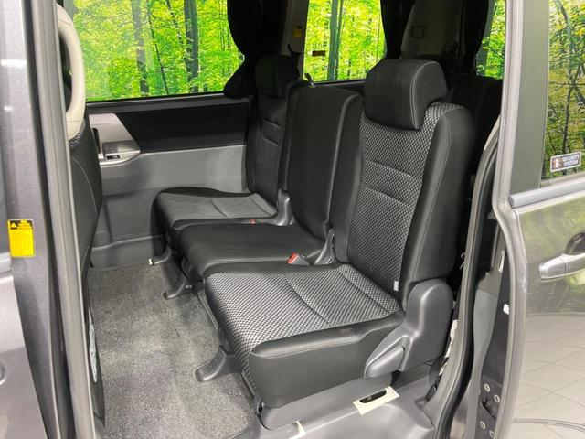 ノア Si 電動スライドドア 純正ナビ バックカメラ 後席モニター 禁煙車 スマートキー HIDヘッド ETC オートエアコン 純正16インチAW CD/DVD再生 フルセグ ステアリングスイッチ パドルシフト(40枚目)
