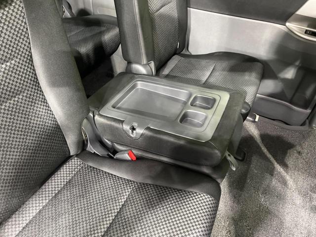 ノア Si 電動スライドドア 純正ナビ バックカメラ 後席モニター 禁煙車 スマートキー HIDヘッド ETC オートエアコン 純正16インチAW CD/DVD再生 フルセグ ステアリングスイッチ パドルシフト(46枚目)