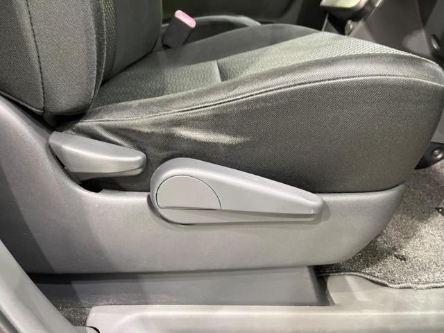 ノア Si 電動スライドドア 純正ナビ バックカメラ 後席モニター 禁煙車 スマートキー HIDヘッド ETC オートエアコン 純正16インチAW CD/DVD再生 フルセグ ステアリングスイッチ パドルシフト(60枚目)