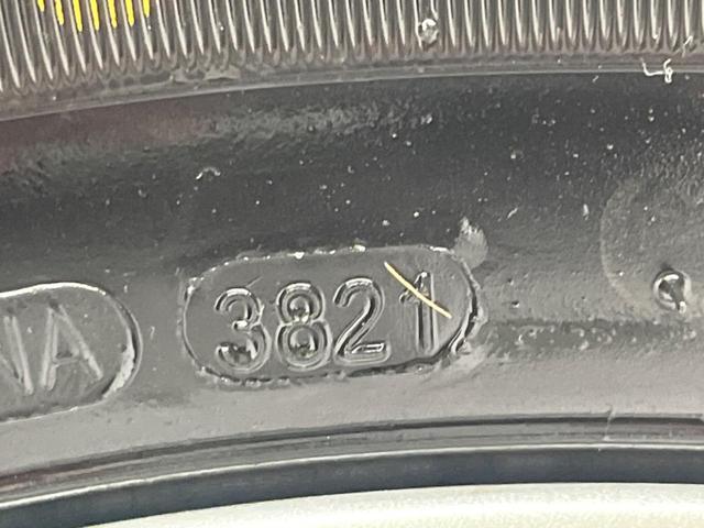 ノア Si 電動スライドドア 純正ナビ バックカメラ 後席モニター 禁煙車 スマートキー HIDヘッド ETC オートエアコン 純正16インチAW CD/DVD再生 フルセグ ステアリングスイッチ パドルシフト(64枚目)