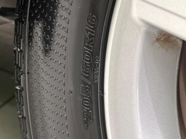 ノア Si 電動スライドドア 純正ナビ バックカメラ 後席モニター 禁煙車 スマートキー HIDヘッド ETC オートエアコン 純正16インチAW CD/DVD再生 フルセグ ステアリングスイッチ パドルシフト(65枚目)