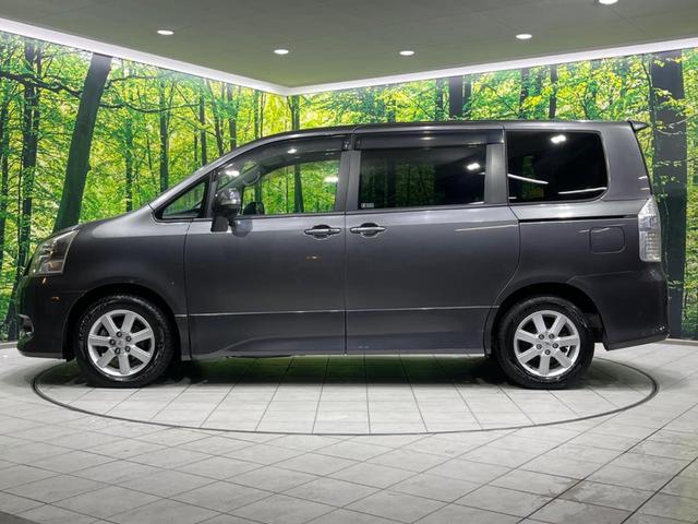 ノア Si 電動スライドドア 純正ナビ バックカメラ 後席モニター 禁煙車 スマートキー HIDヘッド ETC オートエアコン 純正16インチAW CD/DVD再生 フルセグ ステアリングスイッチ パドルシフト(67枚目)