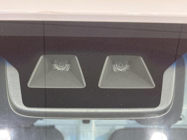 【スマートアシスト】走行中に前方の車両等を認識し、衝突しそうな時は警報とブレーキで衝突回避と被害軽減をアシスト。より安全にドライブをお楽しみいただけます。